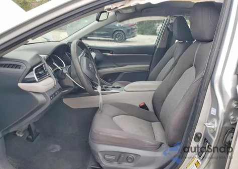 2021 Toyota Camry Le z USA, uszkodzony, nr VIN 4T1R11AK3MU471306